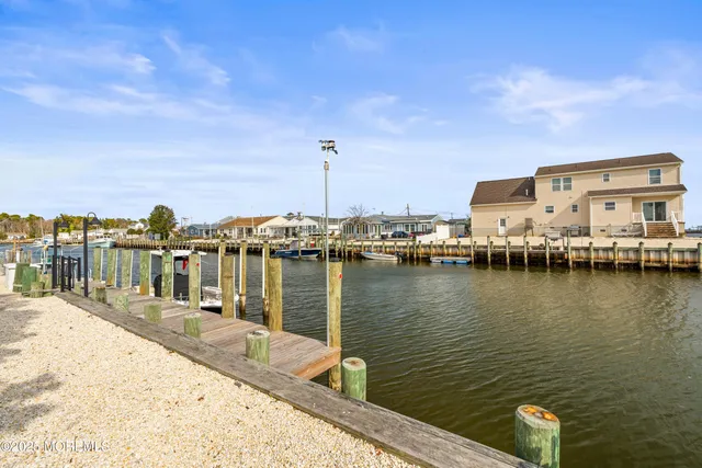 $699,900 | 21 Peg Leg Way, Waretown, NJ 08758