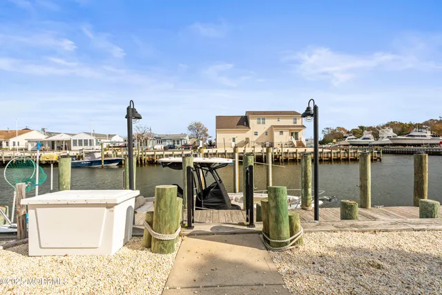 $699,900 | 21 Peg Leg Way, Waretown, NJ 08758