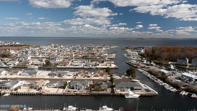 $699,900 | 21 Peg Leg Way, Waretown, NJ 08758