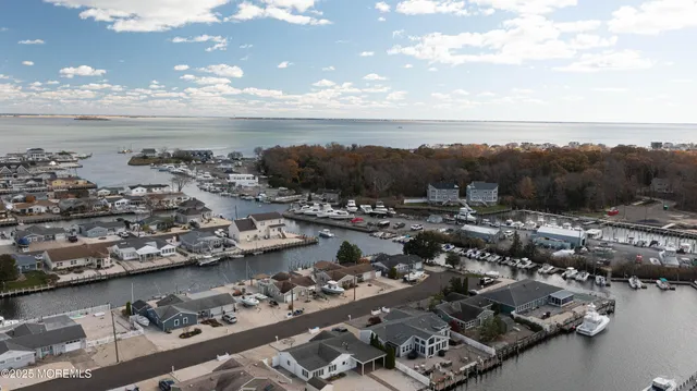 $699,900 | 21 Peg Leg Way, Waretown, NJ 08758