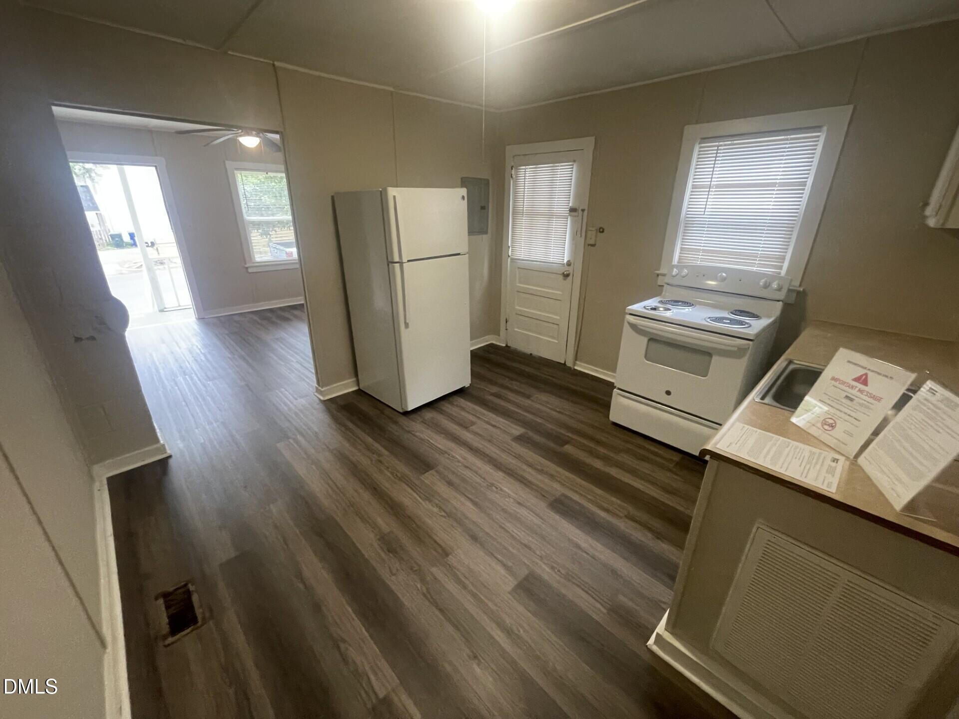 657 Coleman Street Raleigh, NC 27610 - Photo 5 of 9 c35c34d9-41e0-4cb0-b9a0-ef72716de3c4
