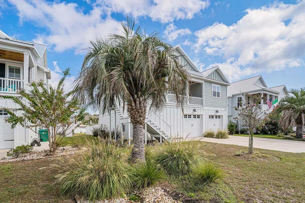 $720,000 | 454 Wilcox Avenue, Murrells Inlet, SC 29576