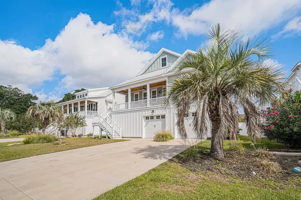$720,000 | 454 Wilcox Avenue, Murrells Inlet, SC 29576