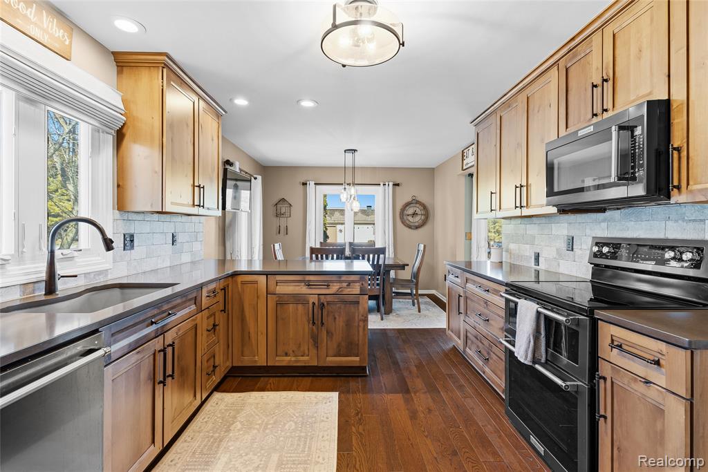 8482 Reid Road Swartz Creek, MI 48473 - Photo 14 of 48 Gallery Image 14