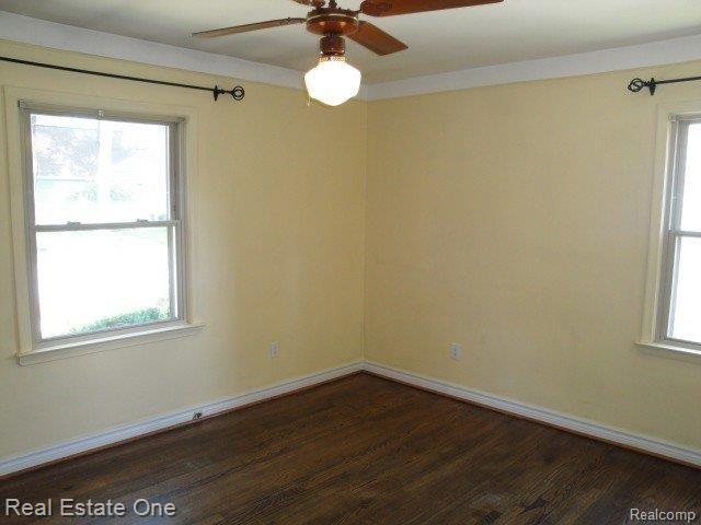 1997 Cambridge Road Berkley, MI 48072 - Photo 15 of 25 1 of 2 entry level bedrooms