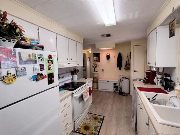 $129,995 | 195 Southeast Trafalgar Terrace, Stuart, FL 34994