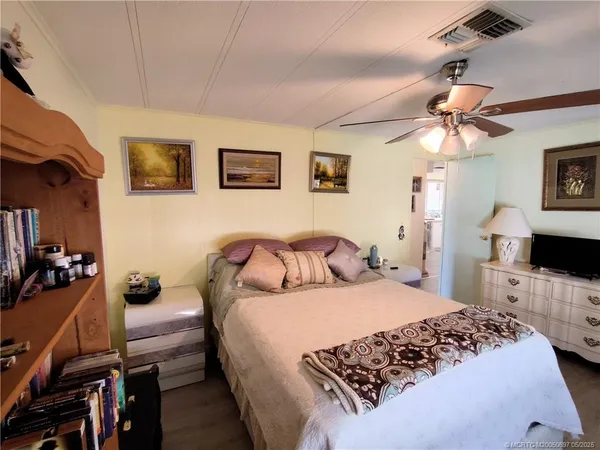 $129,995 | 195 Southeast Trafalgar Terrace, Stuart, FL 34994