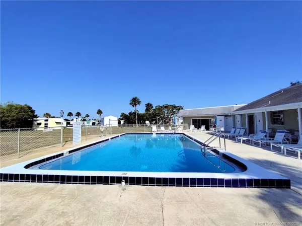 $129,995 | 195 Southeast Trafalgar Terrace, Stuart, FL 34994