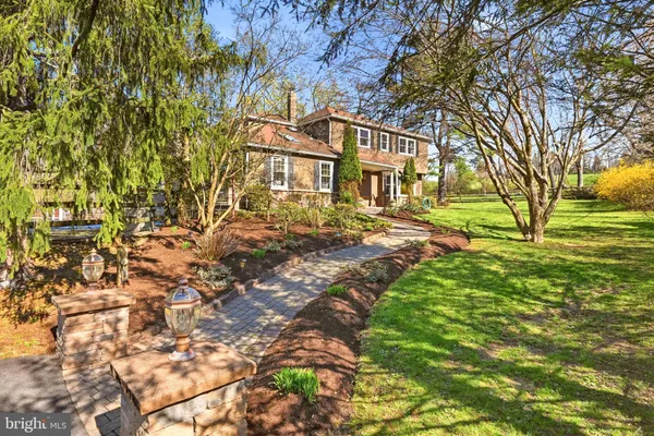 $925,000 | 916 General Howe Drive, West Chester, PA 19382