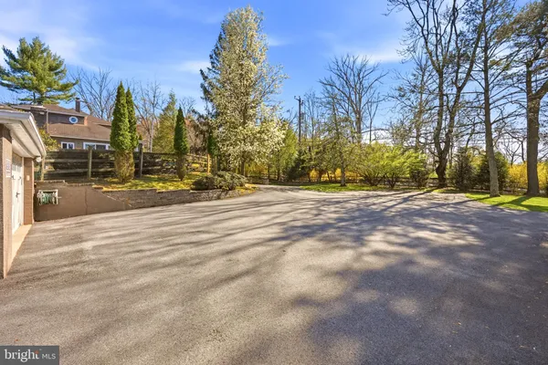 $925,000 | 916 General Howe Drive, West Chester, PA 19382