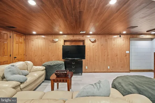 $925,000 | 916 General Howe Drive, West Chester, PA 19382
