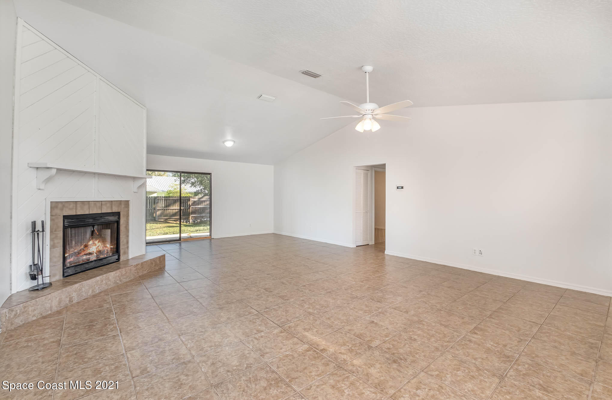 6937 Bentley Road Cocoa, FL 32927 - Photo 5 of 22 DSCF4644-Edit