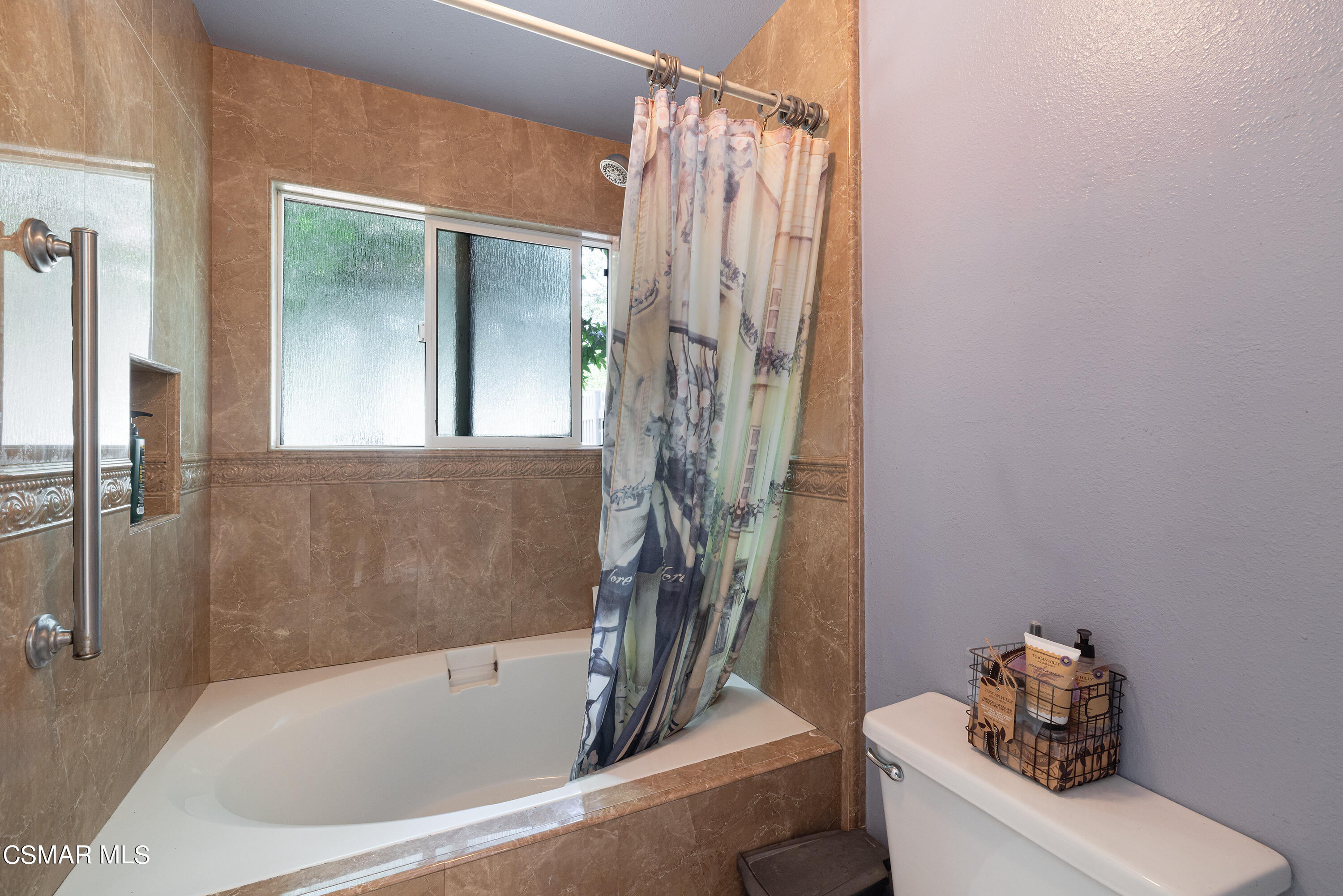 434 Algonquin Drive Simi Valley, CA 93065 - Photo 20 of 30 a bathroom with a tub and shower