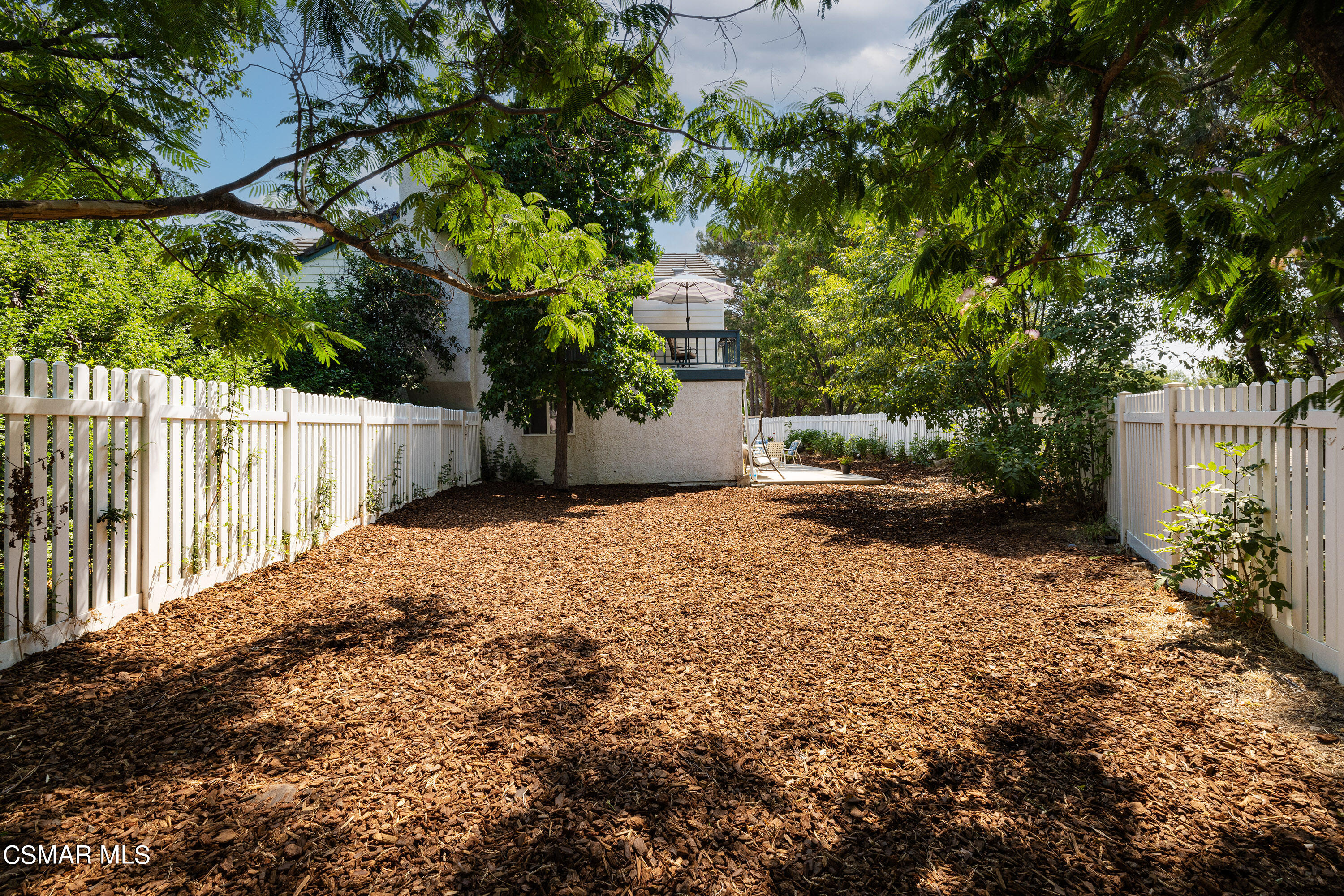 434 Algonquin Drive Simi Valley, CA 93065 - Photo 26 of 30 a backyard of a house with lots of green space