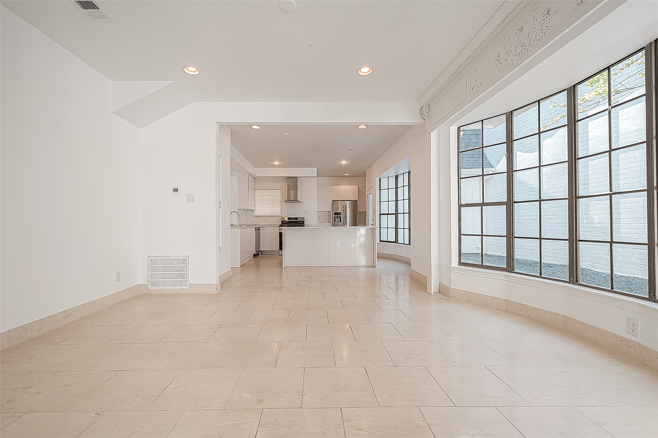 161 Sage Road Houston, TX 77056 - Photo 11 of 36