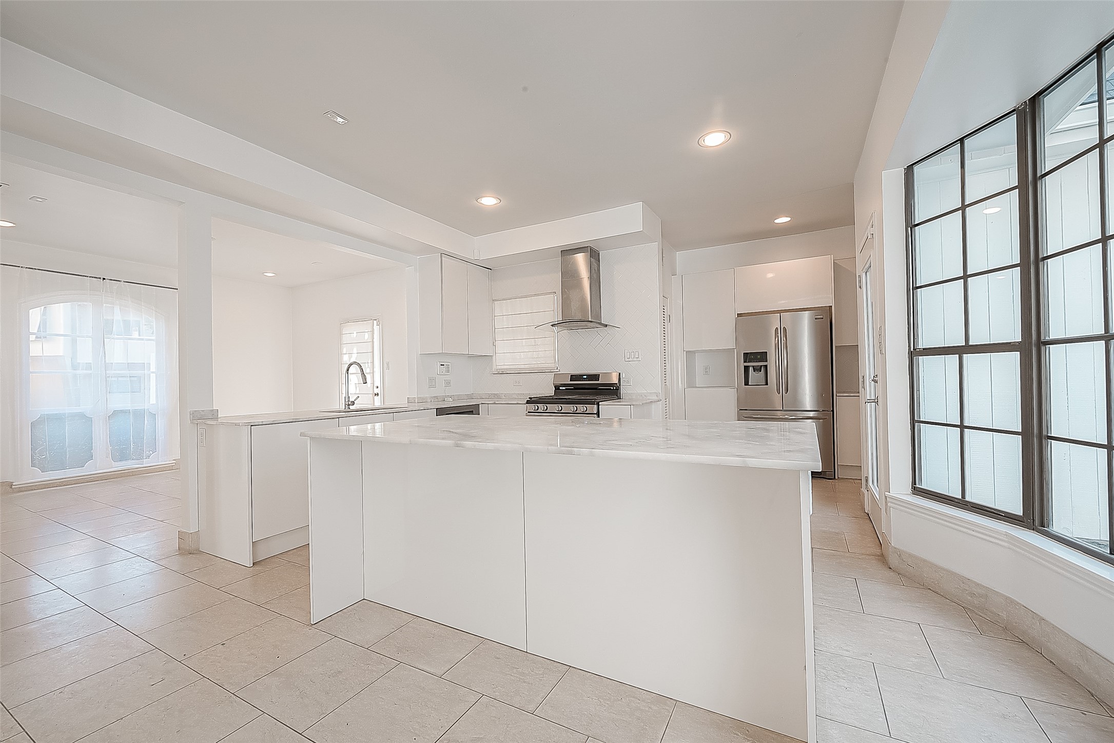 161 Sage Road Houston, TX 77056 - Photo 13 of 36