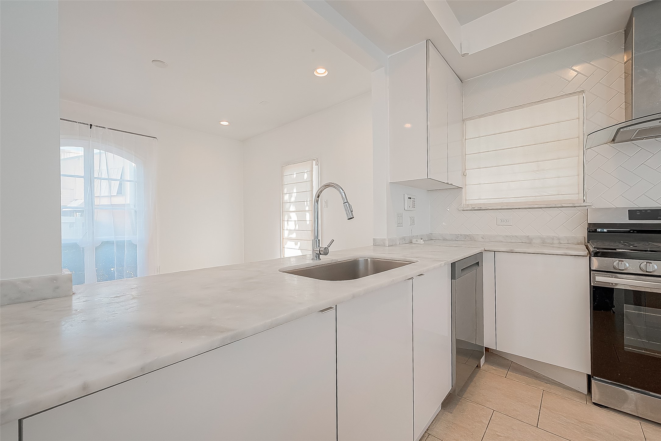 161 Sage Road Houston, TX 77056 - Photo 14 of 36