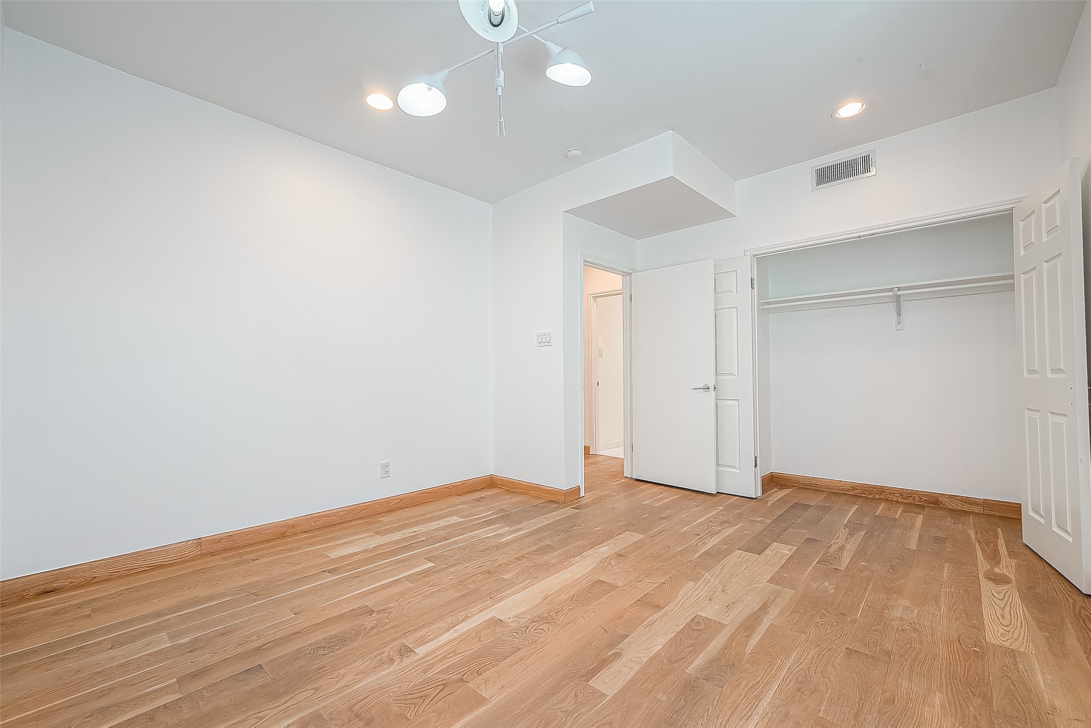 161 Sage Road Houston, TX 77056 - Photo 22 of 36