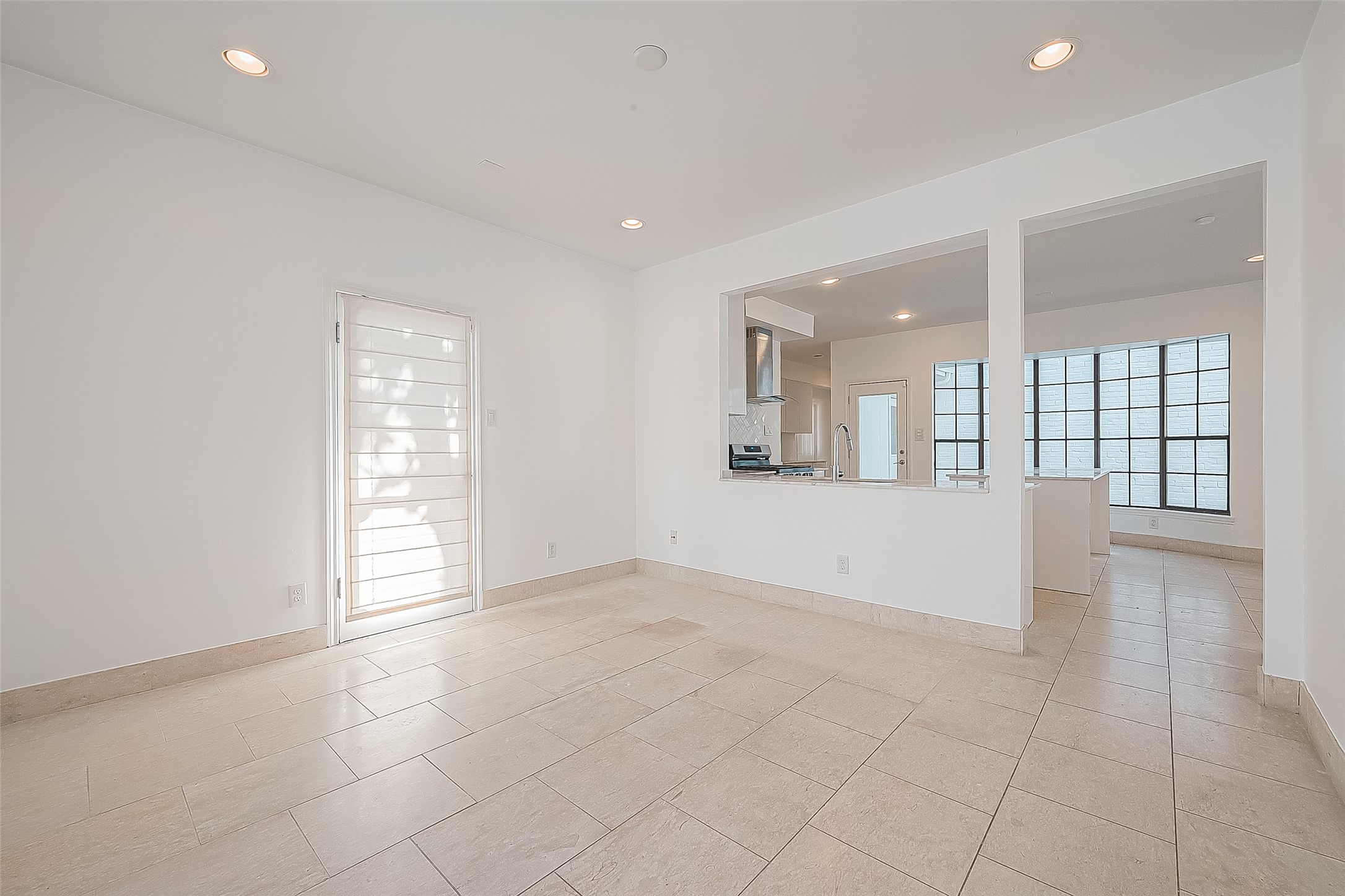 161 Sage Road Houston, TX 77056 - Photo 6 of 36