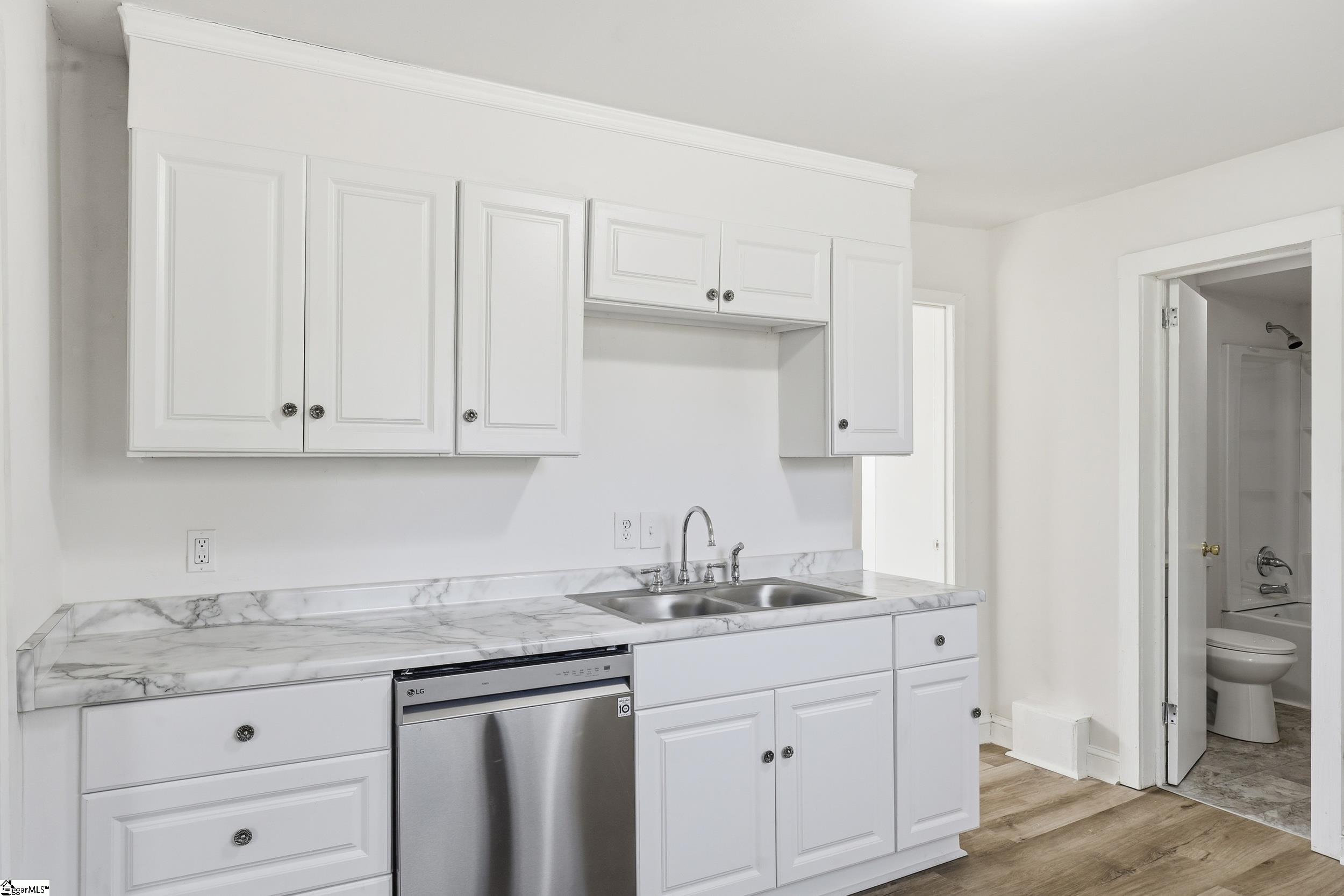 8 Cotton Street Greenville, SC 29609 - Photo 16 of 28