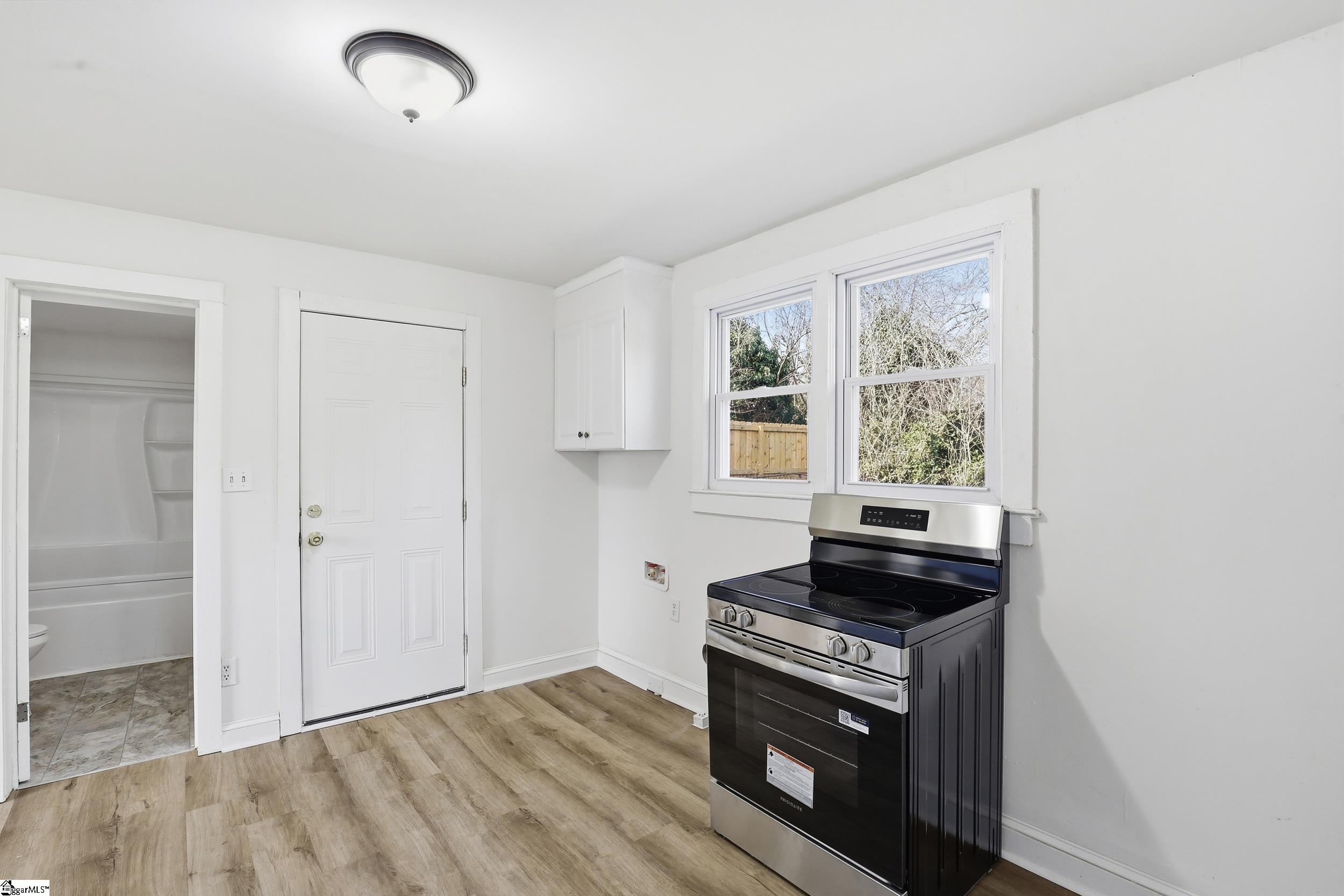 8 Cotton Street Greenville, SC 29609 - Photo 3 of 28