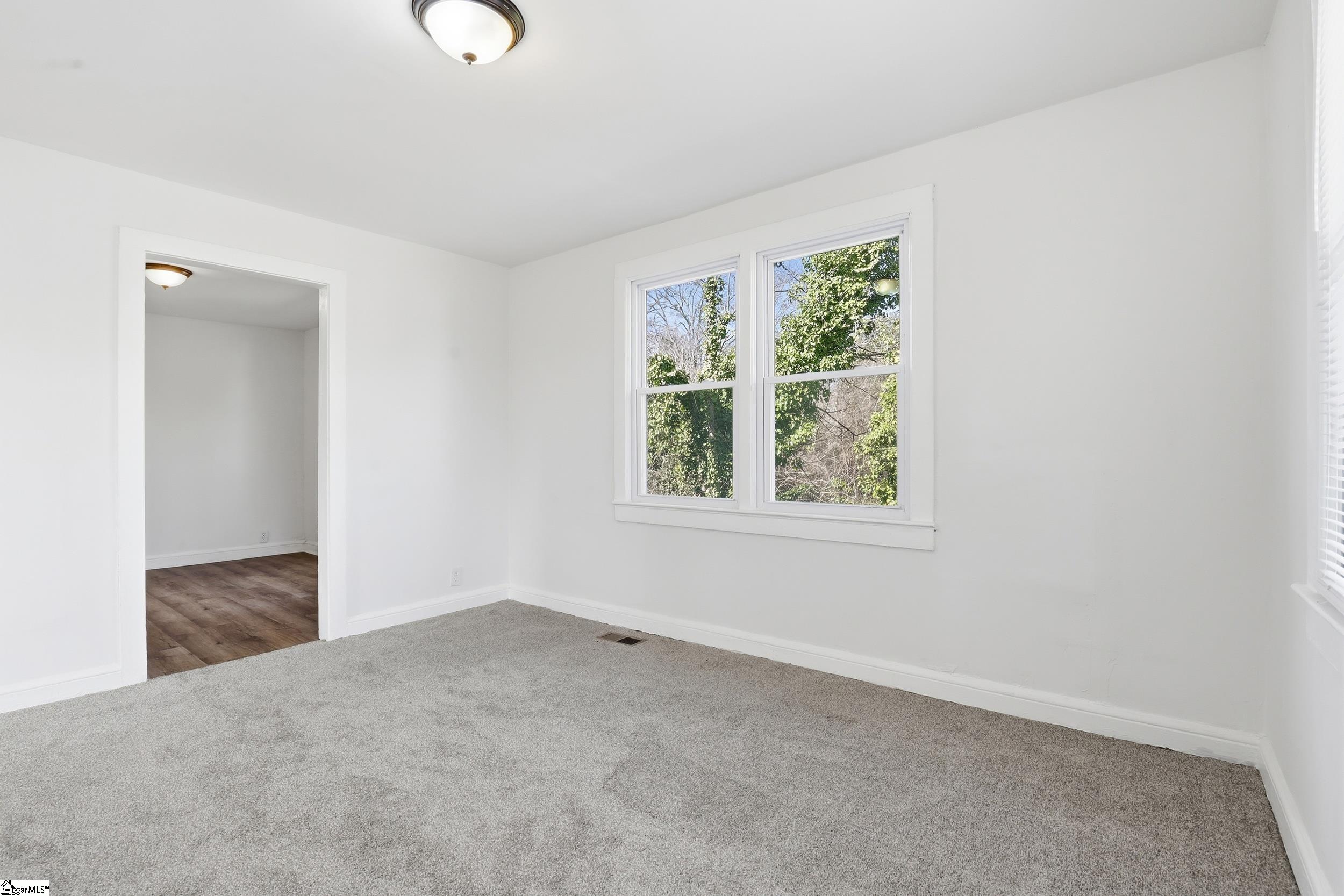 8 Cotton Street Greenville, SC 29609 - Photo 7 of 28