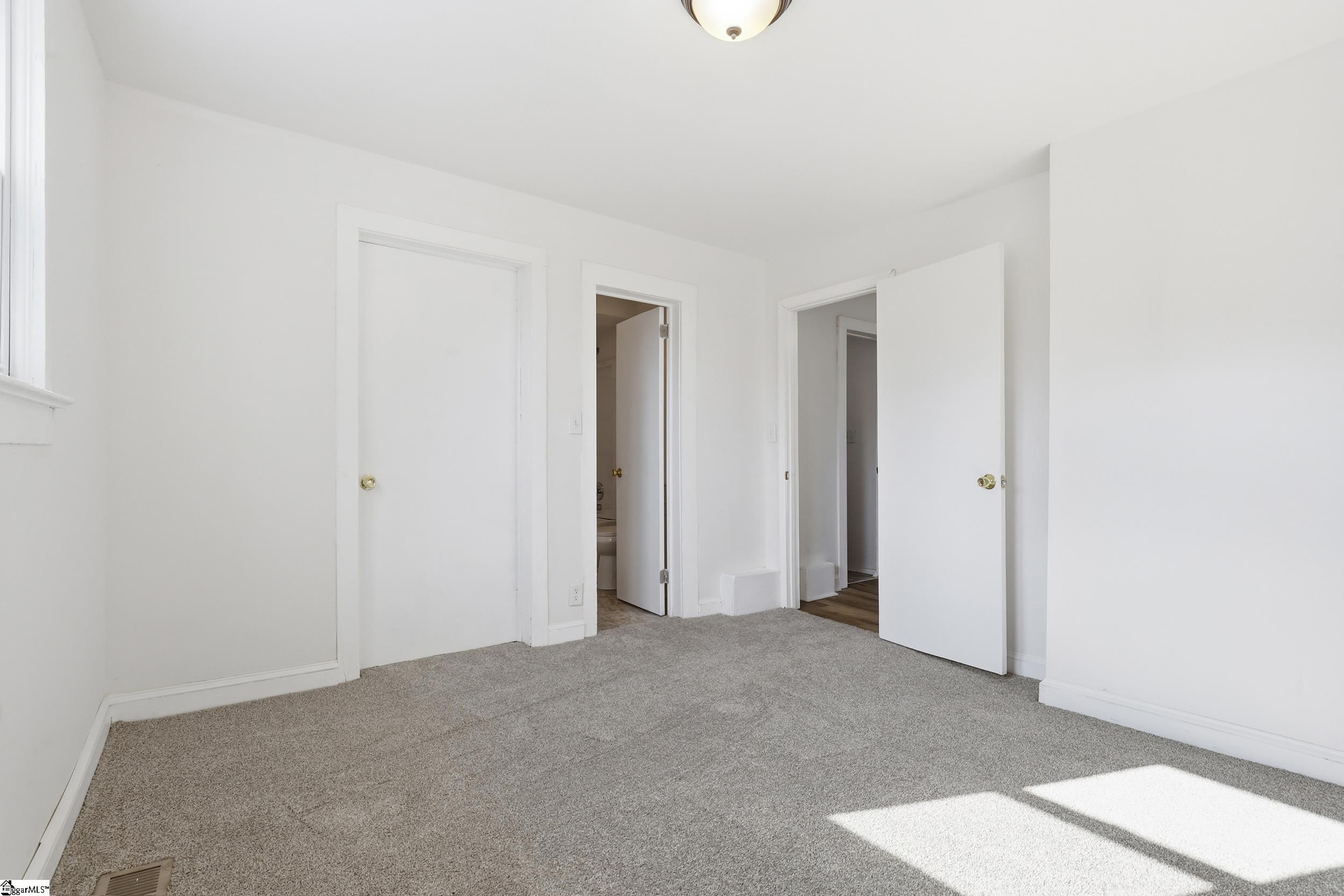 8 Cotton Street Greenville, SC 29609 - Photo 9 of 28