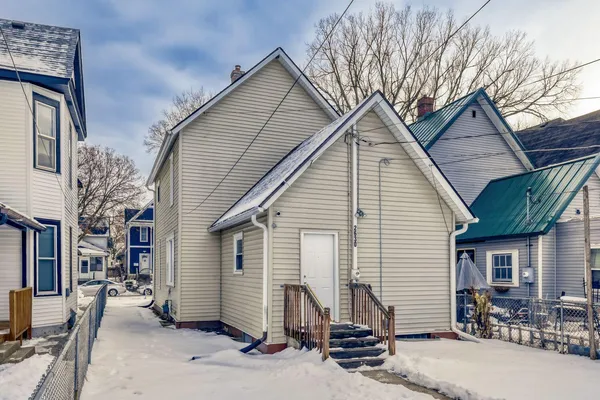 $2,699 | 2630 14th Avenue South, Minneapolis, MN 55407