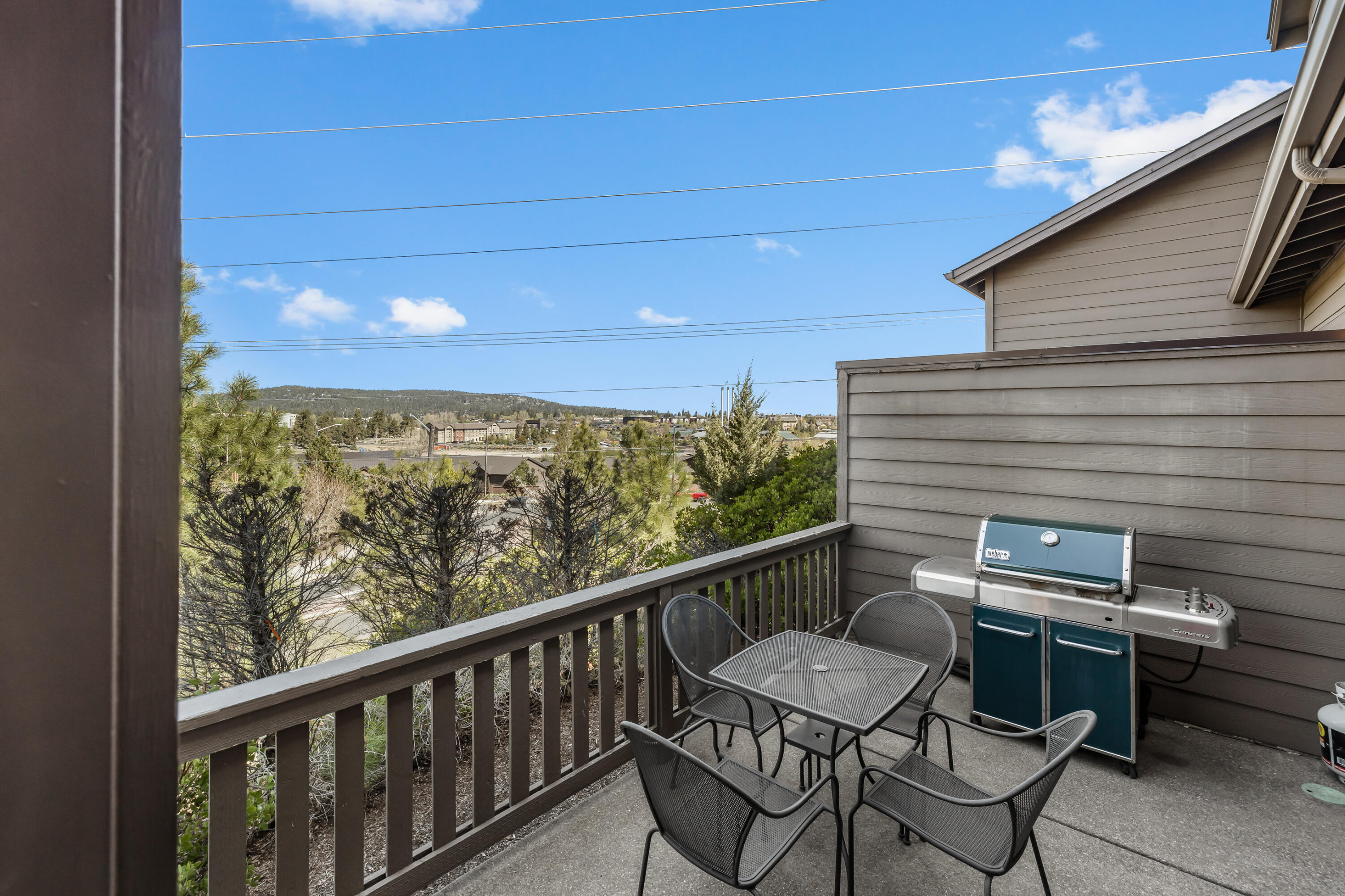863 Southwest Blakely Road Bend, OR 97702 - Photo 27 of 33 Patio great for outdoor dining