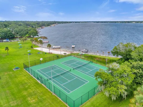 a view of a tennis court