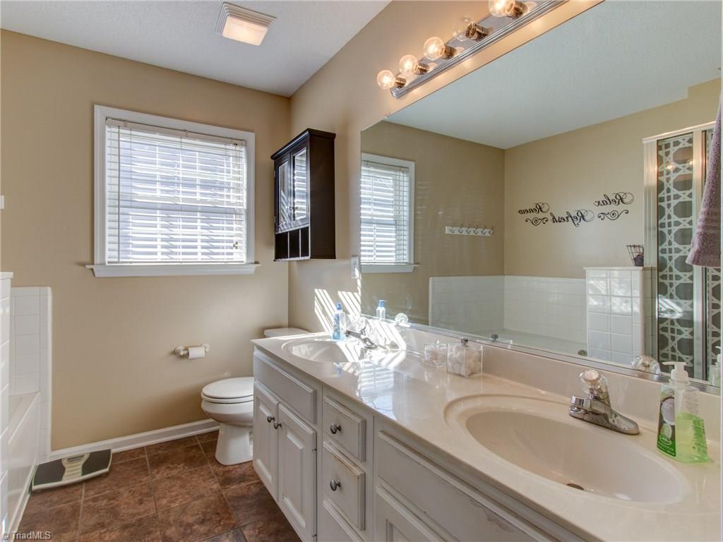 3700 Shadow Ridge Drive High Point, NC 27265 - Photo 11 of 29 Gallery Image 11