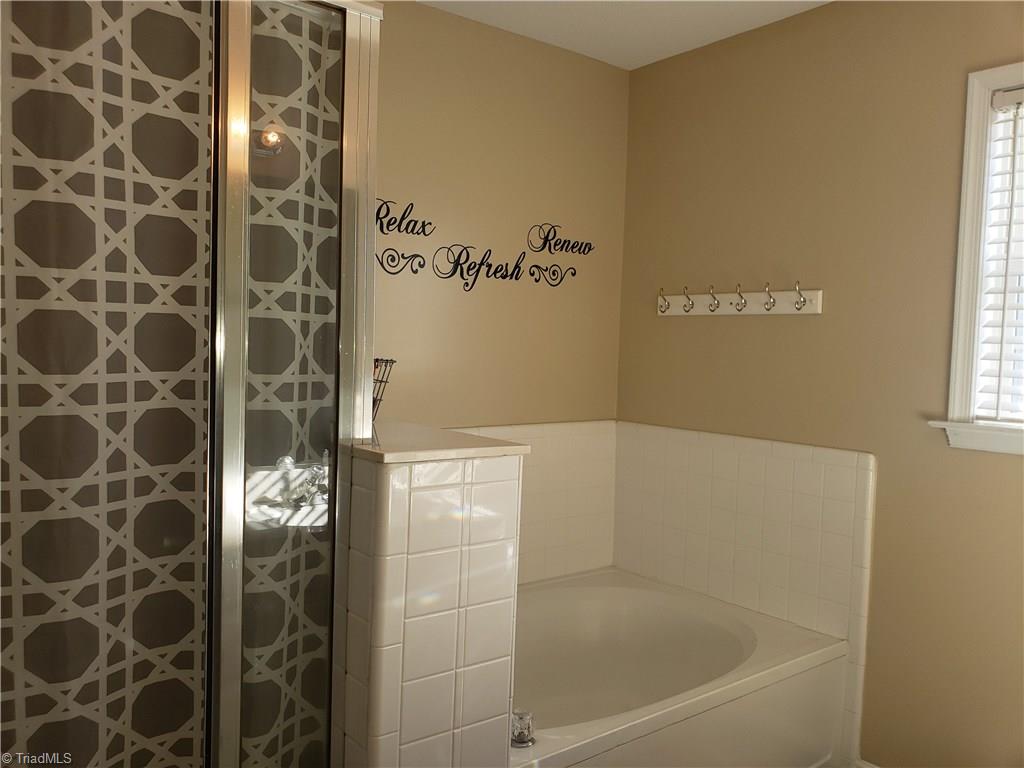 3700 Shadow Ridge Drive High Point, NC 27265 - Photo 12 of 29 Gallery Image 12