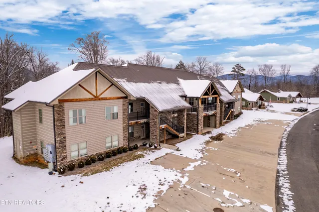 $349,900 | 326 Shooting Star Loop, Unit 201, Townsend, TN 37882