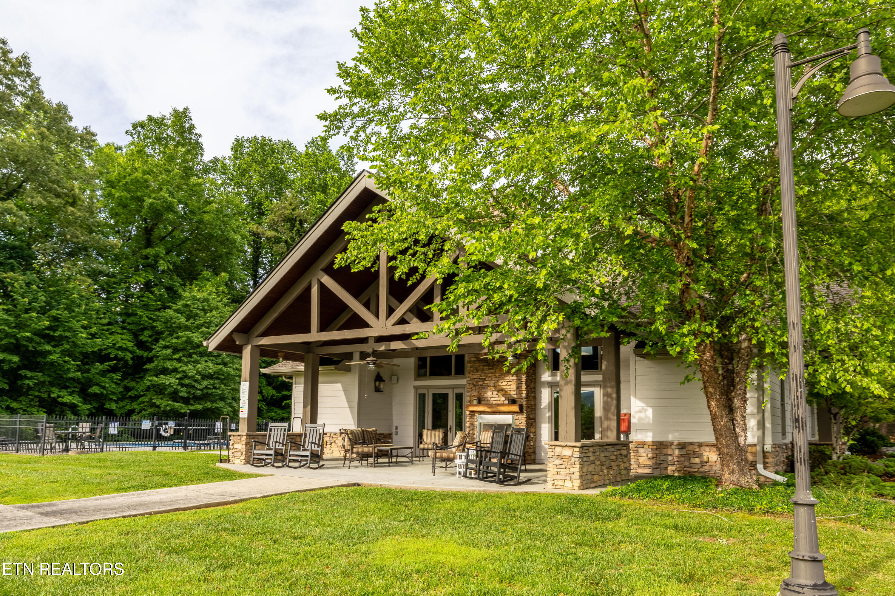 326 Shooting Star Loop, Unit 201 Townsend, TN 37882 - Photo 34 of 43 229BishopCapCir#102-4