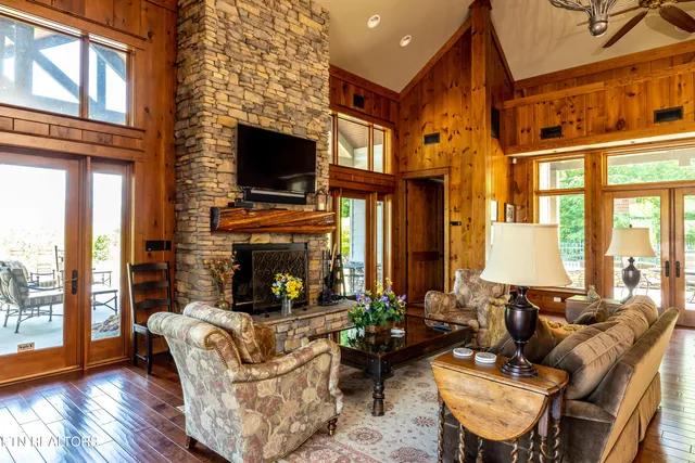 $349,900 | 326 Shooting Star Loop, Unit 201, Townsend, TN 37882