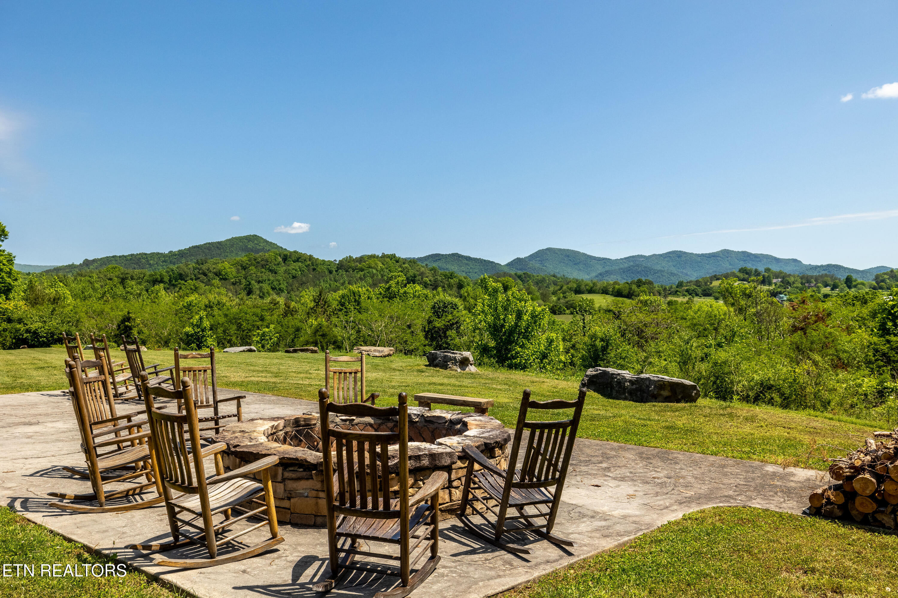 326 Shooting Star Loop, Unit 201 Townsend, TN 37882 - Photo 39 of 43 229BishopCapcir205-43