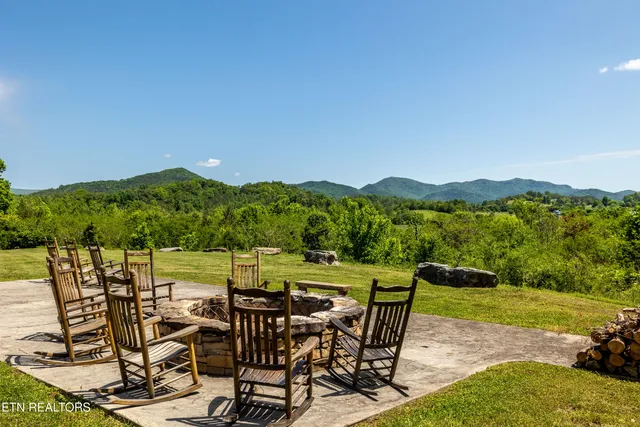 $349,900 | 326 Shooting Star Loop, Unit 201, Townsend, TN 37882