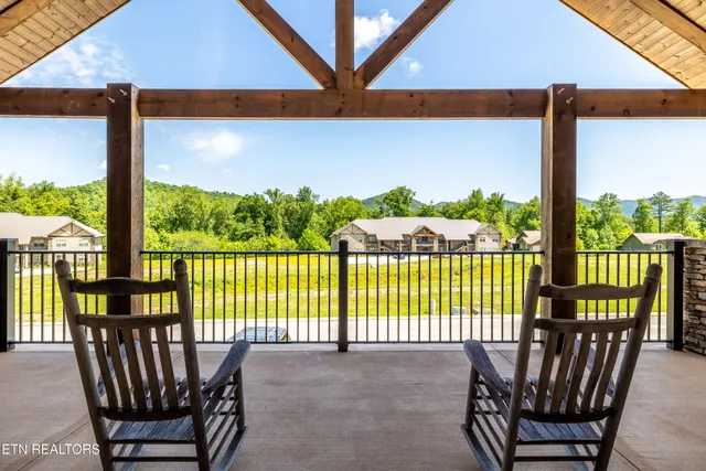 $349,900 | 326 Shooting Star Loop, Unit 201, Townsend, TN 37882