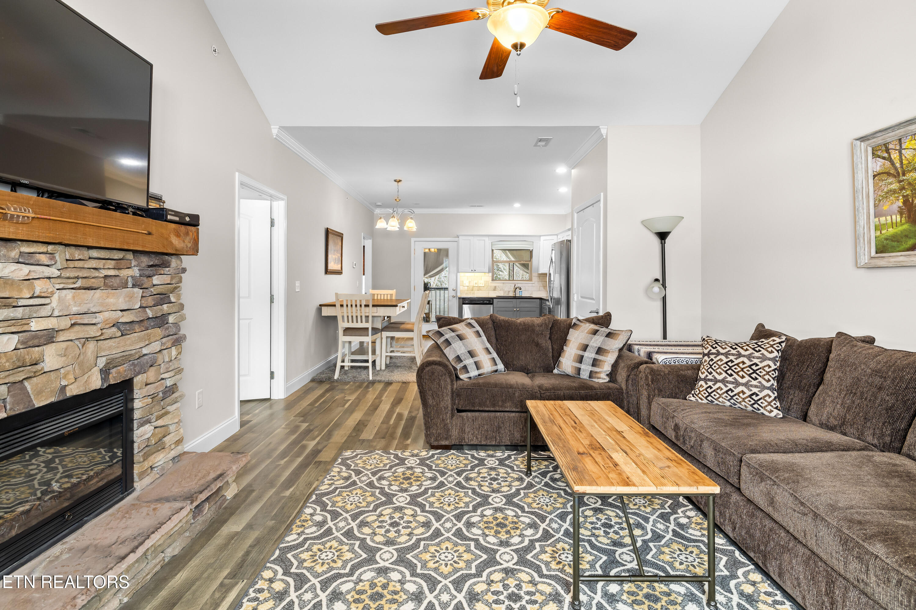 326 Shooting Star Loop, Unit 201 Townsend, TN 37882 - Photo 5 of 43 326ShootingStarLoop#201-33
