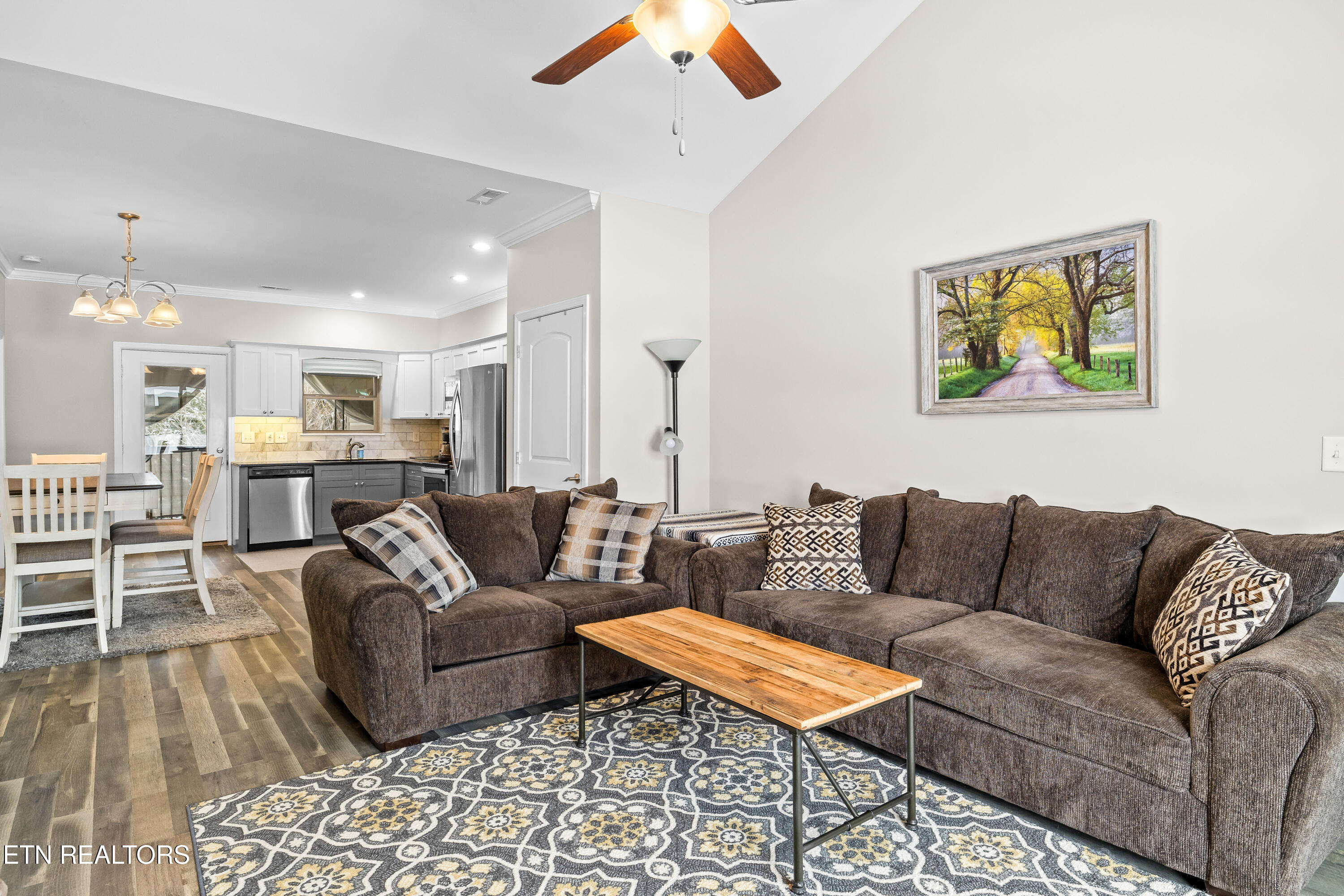 326 Shooting Star Loop, Unit 201 Townsend, TN 37882 - Photo 6 of 43 326ShootingStarLoop#201-32