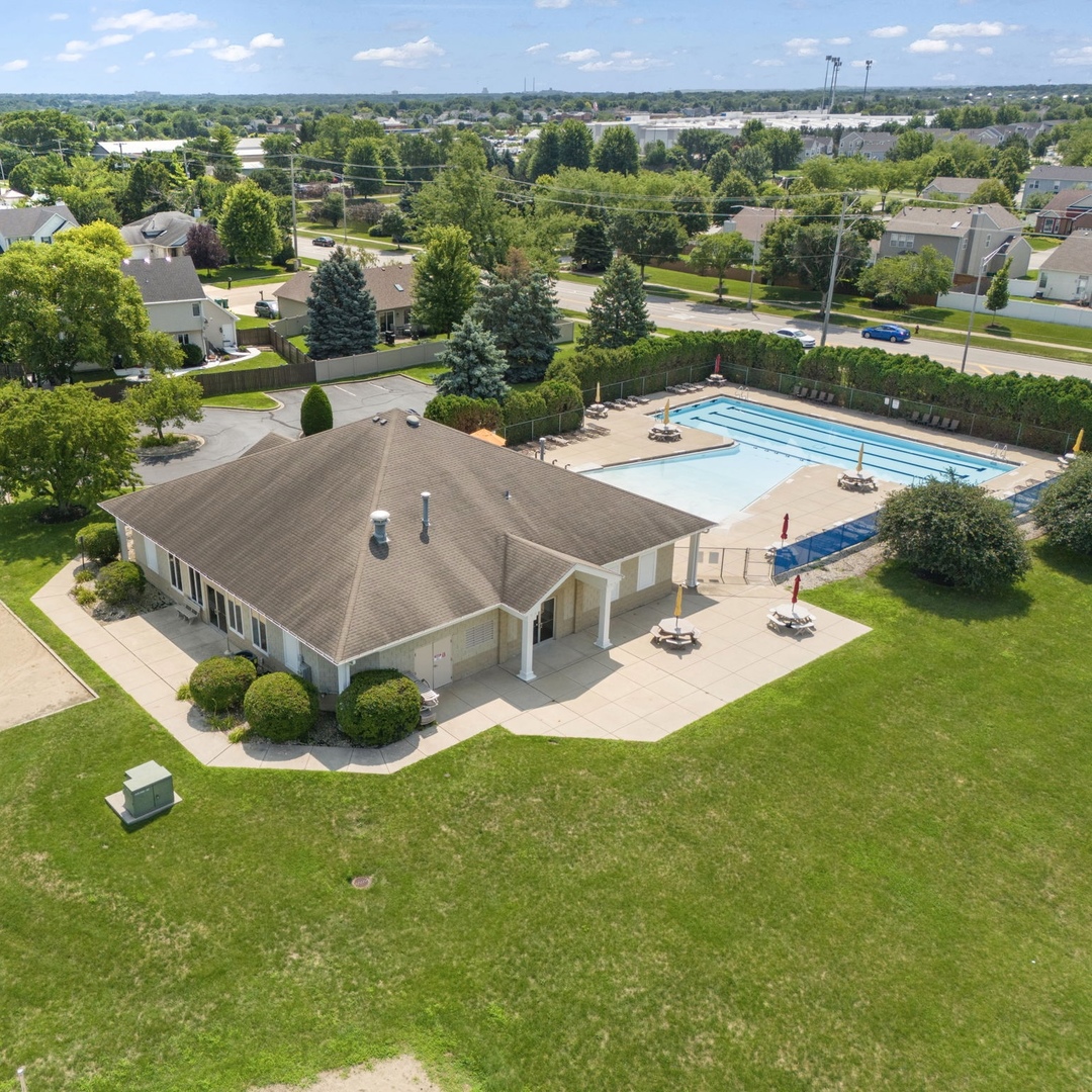 1908 Chestnut Hill Road Plainfield, IL 60586 - Photo 25 of 30 an aerial view of a house with a garden