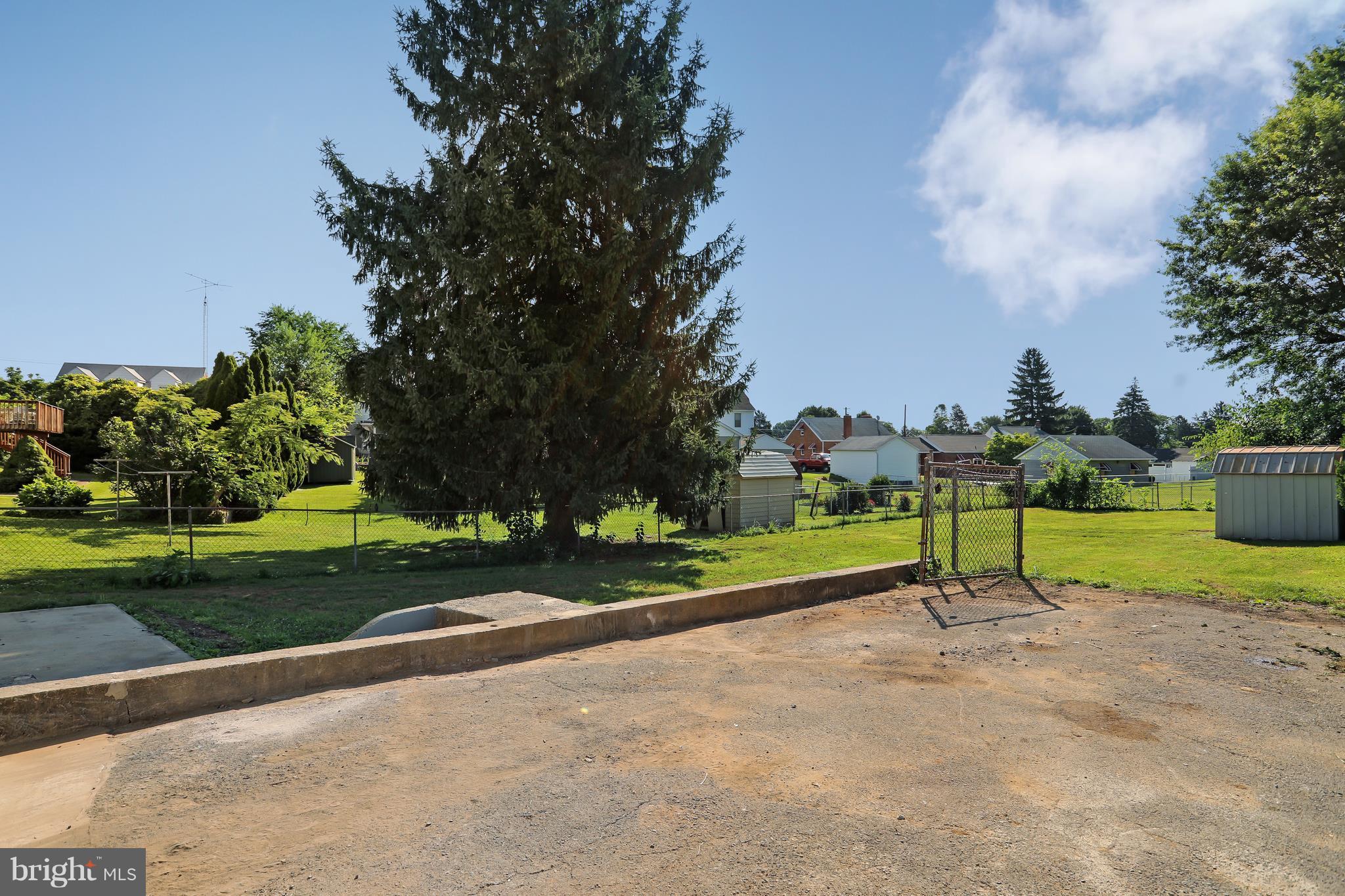 360 Nottingham Road Hagerstown, MD 21740 - Photo 5 of 24 Exterior (Rear)