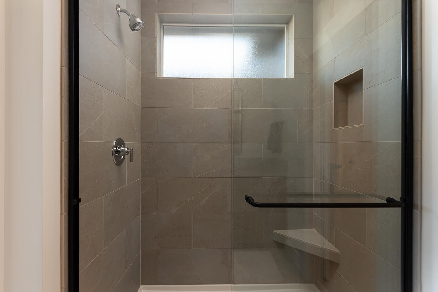 20510 Murphy Road, Unit LOT 43 Bend, OR 97702 - Photo 21 of 34 Primary Shower