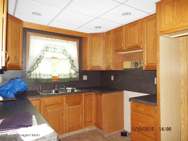 66 Spring Street Weatherly, PA 18255 - Photo 5 of 12 DSCF9272