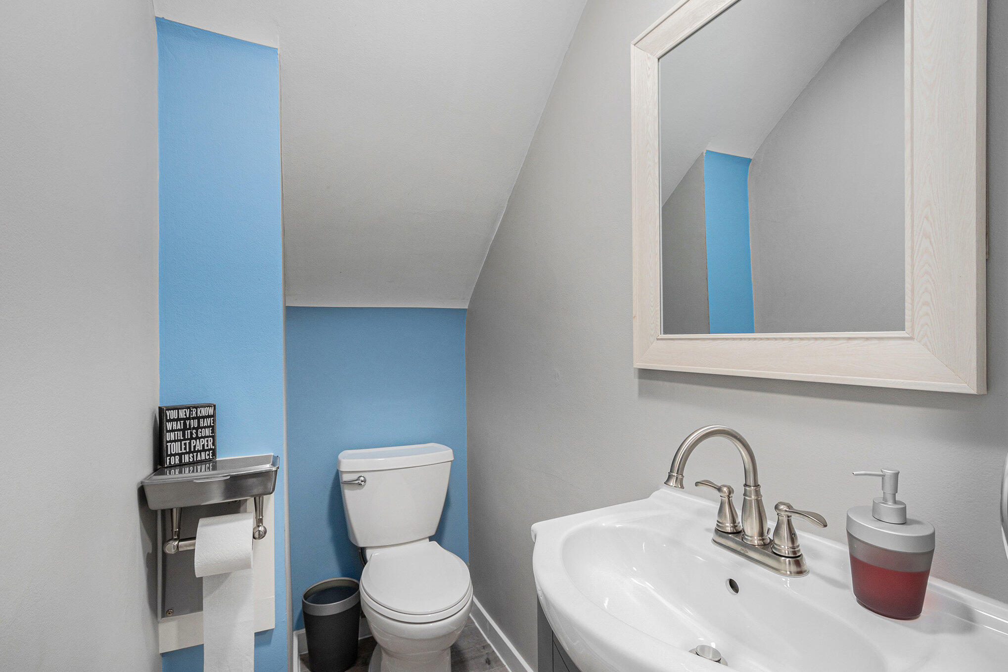 643 North Indiana Street Griffith, IN 46319 - Photo 14 of 23 2038x1359