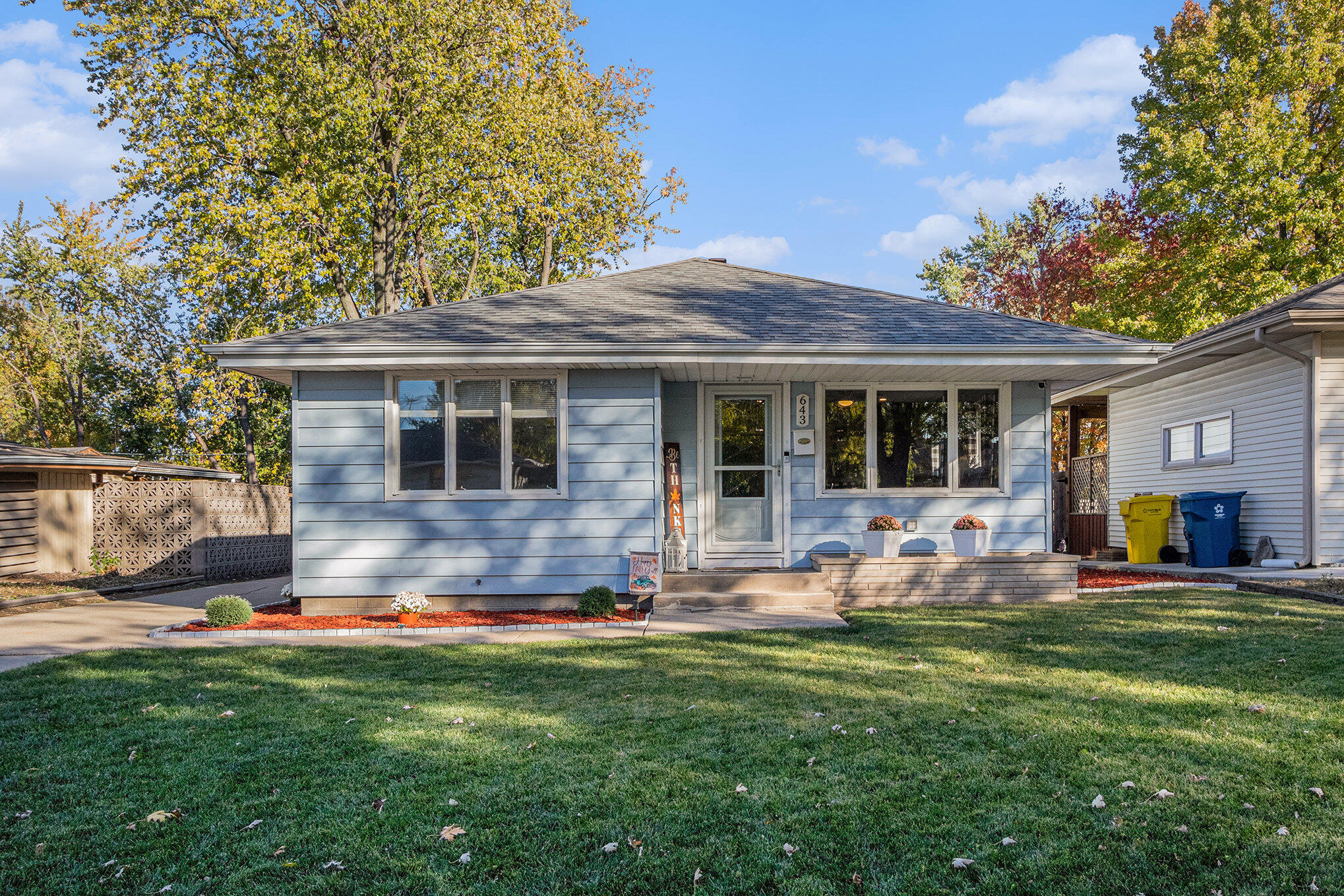 643 North Indiana Street Griffith, IN 46319 - Photo 2 of 23 2038x1359