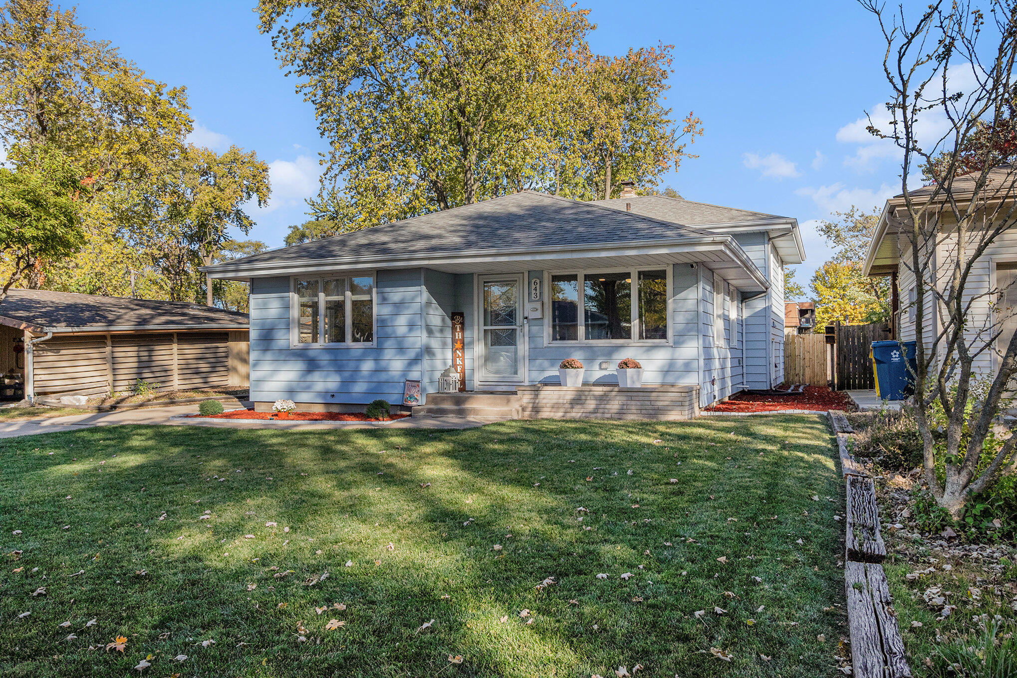 643 North Indiana Street Griffith, IN 46319 - Photo 3 of 23 2038x1359