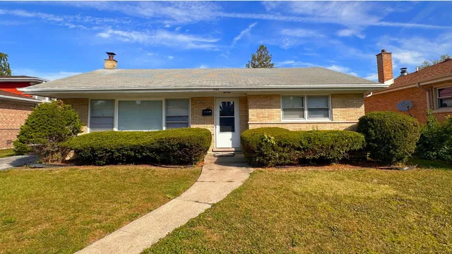 $227,000 | 944 East 163rd Place, South Holland, IL 60473
