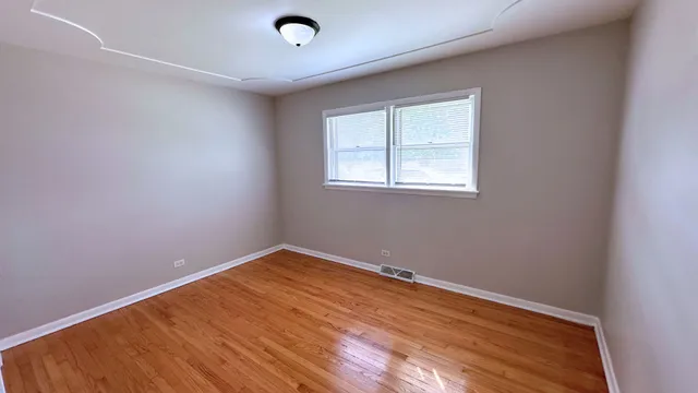 $227,000 | 944 East 163rd Place, South Holland, IL 60473