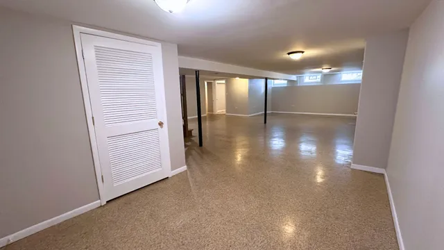 $227,000 | 944 East 163rd Place, South Holland, IL 60473